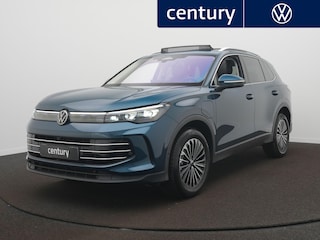 Volkswagen Tiguan 1.5 eHybrid Elegance Trekhaak - 19 Inch - Panoramadak - Leer - Navigatie