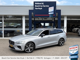 Volvo V60 2.0 T6 Plug-in hybrid AWD Plus Dark / Binnenkort Beschikbaar! / Meer foto's volgens spoedig! /