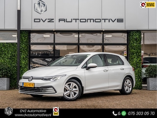 Volkswagen Golf 1.0 eTSI Life | Clima | Ambient | Carplay |