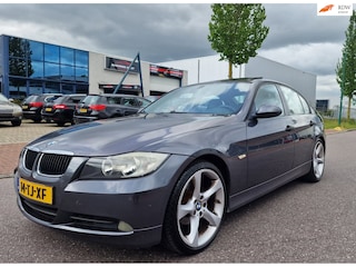 BMW 320i AUT PANO NAVI PSENSOR LEDER CRUISE 2 X SLEUTELS