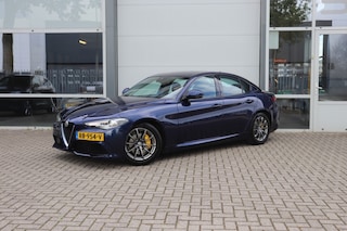 Alfa Romeo Giulia 2.0T SUPER/ORIG.NL/GEDOCUMENTEERD/ELEKT.STOELEN/ STOEL.STUUR.VERW/17'