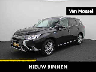 Mitsubishi Outlander 2.4 PHEV Intense+ | Automaat | Stoel/Stuur verwarming | Schuifdak | Power sound | DAB | Camera | Cruise control | Bluetooth | Parkeer sensoren | Navigatie | Climate control | Navigatie