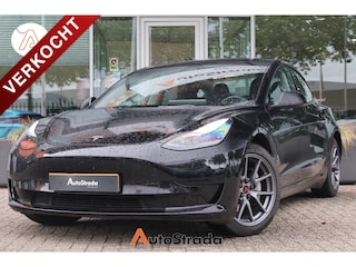 Tesla Model 3 Standard Plus RWD 60 kWh 238pk | Trekhaak | Camera | 1e eigenaar | Navi I ACC