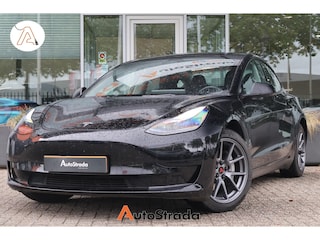 Tesla Model 3 Standard Plus RWD 60 kWh 238pk | Trekhaak | Camera | 1e eigenaar | Navi I ACC