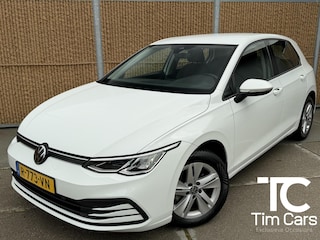 Volkswagen Golf 1.0 TSI Life Business Stoel- en stuurverwarming | LED verlichting | Adaptieve cruise control | Climate control | Navigatiesysteem | Ergoactive bestuurdersstoel | DAB | Parkeersensoren voor en achter