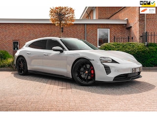 Porsche Taycan | Krijt grijs | Pano | Sport design | Luchtvering | 21'' GTS