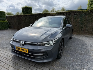 Volkswagen Golf 1.5 eHybrid 50 Edition|Panoramadak|CarPlay|BlindSpot|Keyless|Stoelmassage|