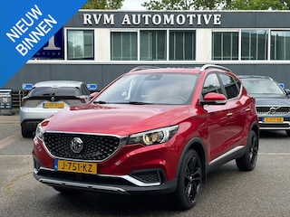 MG ZS EV Luxury 45 kWh SOH 94% | ORIGINEEL NL AUTO | KEURIG NETJES ONDERHOUDEN | 18 INCH VELGEN + ALL SEASON BANDEN | PANO | LEER | STOELVERWARMING | FULL OPTIONS | RIJKLAAR PRIJS MET 12 MND BOVAG GARANTIE