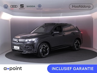 Volkswagen Tiguan 1.5 eHybrid R-Line Edition 272 pk Automaat (DSG) | Verlengde garantie | Navigatie | Panoramadak | Trekhaak (wegklapbaar) | Parkeersensoren (Park assist) | Rondomzicht camera| Lederen bekleding | Stoelverwarming v/a | R-Line |