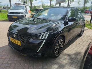 Peugeot 208 1.2 PureTech 100 GT | Navigatie | Panoramadak | Achteruitrijcamera | Apple Carplay & Android Auto | Climate Control !!