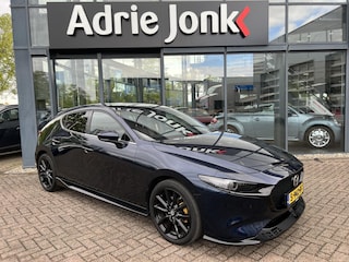 Mazda 3 2.0 e-SkyActiv-X M Hybrid 186 Luxury I-ACTIVE SENSE PACK | SUNROOF PACK | AERO PACK | LEDER | Bose AUDIO | 360gr CAMERA | 35.217km | GARANTIE 1/2029 | NED. AUTO | 1e EIGENAAR |