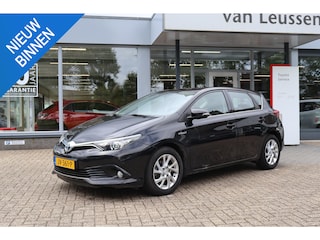 Toyota Auris 1.8 Hybrid ASPIRATION CRUISE NAVI CLIMA LM-VELGEN EL-RAMEN STOELEN IN HOOGTE VERSTELBAAR
