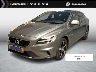 Volvo V40 2.0 T4 Business Sport | Trekhaak | Standkachel | Panoramadak | Keyless entry/start | DAB | Stoelverwarming | Parkeercamera | Volvo on Call | High Performance Audio |