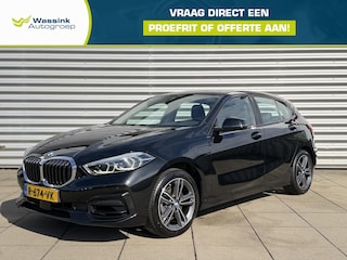 BMW 116i Introduction Edition Automaat | Navigatie | Parkeersensoren voor en achter | LED | NL Auto