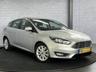 Ford Focus 1.5 Titanium Edition Automaat Navigatie Cruise Stoelverwarming Trekhaak
