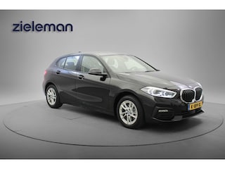 BMW 118i Business Edition Automaat - Digitaal Cockpit, Carplay, Cruise, PDC