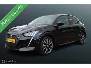 Peugeot 208 1.2 100 PK PureTech GT, Camera, Pdc voor + achter, App connect, Clima, Navi, Cruise, Sport stoelen,17 inch Lmv.