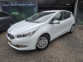 Kia Ceed Cee'd 1.6 GDI Comfort Pack | 1E EIGENAAR | 12MND GARANTIE | AIRCO | ELEC RAMEN | CRUISE |