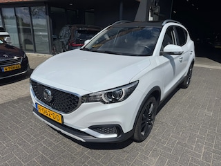 MG ZS EV Luxury 45 kWh PANO CRUISE LEDER SPORTIEF DEALER OH