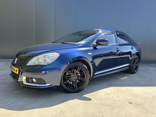 Suzuki Kizashi 2.4 AUTOMAAT AWD Sport OPEN DAK LEER MEMORY STOEL CAMERA NAVI CRUISE ECC LMV