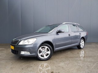 Skoda Octavia Combi 1.2 TSI Elegance Business Line XENON CRUISE NAVI ECC TREKHAAK