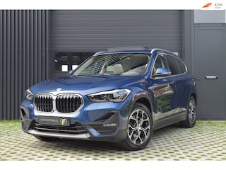 BMW X1 XDrive25e High Executive | PANO | 1E EIG | DEALER | LEDER | CAMERA | NAVI PROF | SPORTSTOELEN