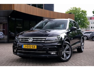 Volkswagen Tiguan 1.5 TSI ACT Highline Business R|Pano|ACC|Trekhaak|R-Line|