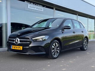Mercedes-Benz B-klasse 180 Business Solution style automaat , wegklapbare trekhaak , apple-carplay , achteruitrijcamera