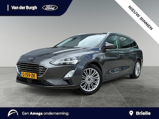 Ford Focus Wagon 1.0 EcoBoost Titanium Business Navigatie - Cruise Control - Trekhaak