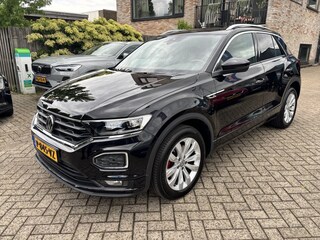 Volkswagen T-Roc 1.5 TSI Sport Bussiness R | Sport uitvoering | Voorstoelen verwa