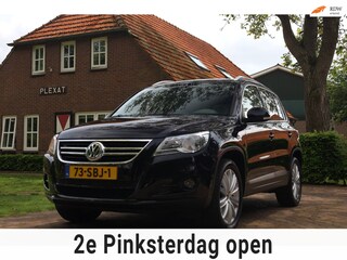 Volkswagen Tiguan 1.4 TSI Sport&Style | Black optiek | Multimedia | Elek. Trekhaak | Lichtmetaal | PDC | Historie | NL. Auto |