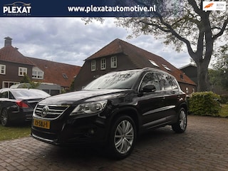 Volkswagen Tiguan 1.4 TSI Sport&Style | Black optiek | Multimedia | Elek. Trekhaak | Lichtmetaal | PDC | Historie | NL. Auto |