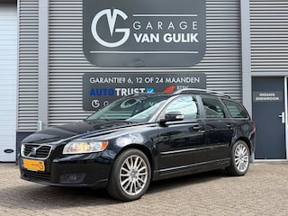 Volvo V50 2.0 Momentum 146PK Trekhaak,Clima,Cruise,ElektrRamen+Spiegels,Radio/Cd-Speler,Dakrail,Leder,Bluetooth,Parkeersensoren