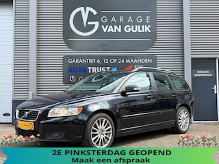 Volvo V50 2.0 Momentum 146PK Trekhaak,Clima,Cruise,ElektrRamen+Spiegels,Radio/Cd-Speler,Dakrail,Leder,Bluetooth,Parkeersensoren