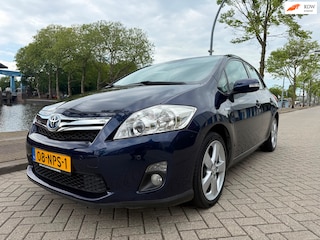 Toyota Auris 1.8 Full Hybrid Dynamic