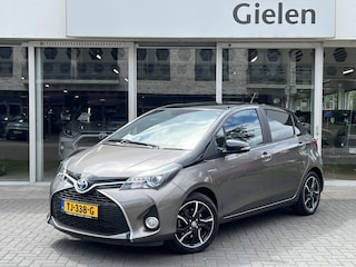 Toyota Yaris 1.5 Full Hybrid Bi-Tone Plus | Trekhaak, Panoramadak, Navigatie, Keyless, 16 inch, Cruise control, Armsteun, Spoiler, Privacy glass