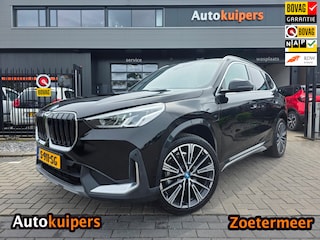 BMW X1 XDrive25e | SOH 94% | PHEV | Met o.a. lederen bekleding, elektr. achterklep, digitaal dashboard, panoramadak en trekhaak!