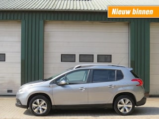 Peugeot 2008 1.2 PURETECH STYLE