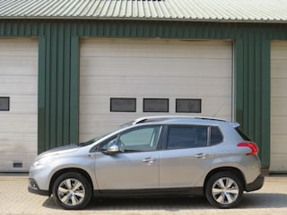 Peugeot 2008 1.2 PURETECH STYLE