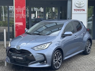 Toyota Yaris 1.5 Hybrid 115 DYNAMIC NIEUW DIRECT LEVERBAAR! MODEL 2026 STOEL/STUURVERW PARK-SENSOREN BLIND SPOT 17'' LM-VELGEN NAVI KEYLESS LED APPLE/ANDROID