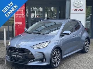 Toyota Yaris 1.5 Hybrid 115 DYNAMIC NIEUW DIRECT LEVERBAAR! MODEL 2026 STOEL/STUURVERW PARK-SENSOREN BLIND SPOT 17'' LM-VELGEN NAVI KEYLESS LED APPLE/ANDROID