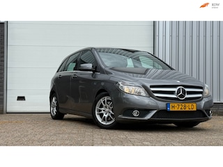 Mercedes-Benz B-klasse 180 Ambition | Stoelverwarming | Cruise | Trekhaak | Nieuwe APK | Zeer nette staat