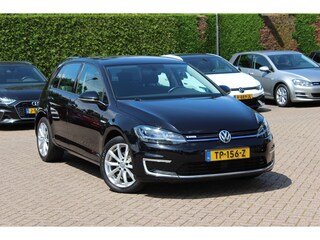 Volkswagen Golf / SOH 93% / NL Auto! / CarPlay / Parkeerhulp V+A / 16'' / LED / DAB / ACC