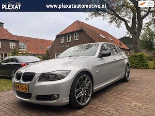 BMW 325i Business Line Aut. | Xenon | Apple Carplay | Slechts 125.000KM | Orgineel NL Geleverd | Trekhaak | PDC | Historie