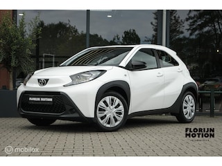 Toyota Aygo 1.0 VVT-i MT Play | Adaptive cruise | Camera | CarPlay | Airco | Fun | Recent onderhoud gehad
