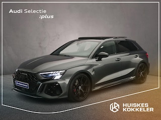 Audi A3 A3 Sportback 2.5 TFSI quattro | Panorama Dak | Apple/Android Play | Adaptive Cruise | Camera | Carbon | Head-up | Matrix | Adaptief Demping Systeem | Sfeerverlichting | LED-lichtpakket |