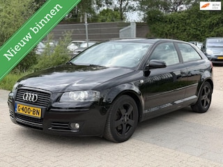 Audi A3 1.8 TFSI Attraction Pano Airco Xenon Stoelverwarming