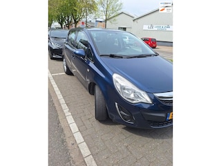 Opel Corsa 1.2-16V Design Edition