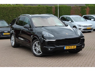 Porsche Cayenne 3.0 S E-Hybrid / Camera / Luchtvering / Leder / Bose / Keyless / 19'' / Stuur+Stoelverwarming / Navigatie / Dodehoek / Cruise Control