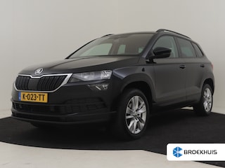 Skoda Karoq 1.5 TSI ACT Business Edition 150 Pk DSG/AUTO | Trekhaak uitklapbaar | Apple carplay Android auto | Navigatie | Parkeersensoren voor/achter | Voorstoelen verwarmd | Cruise control adaptief | DAB | 17"LMV